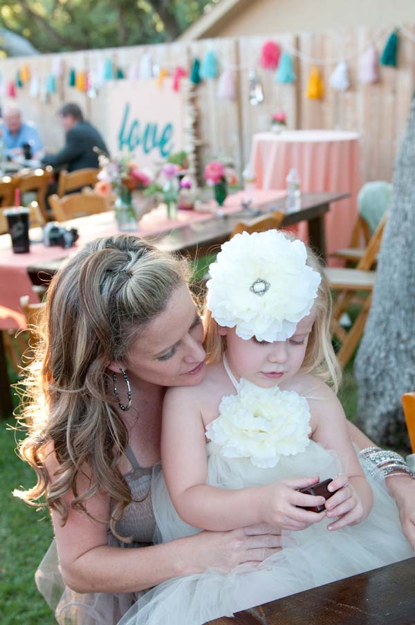 unique-and-artsy-backyard-wedding