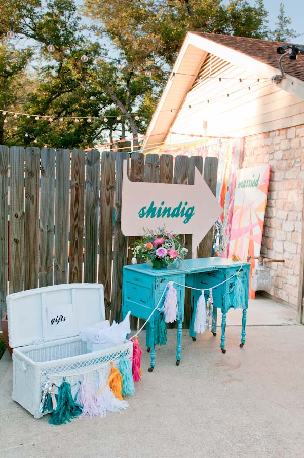 unique-and-artsy-backyard-wedding