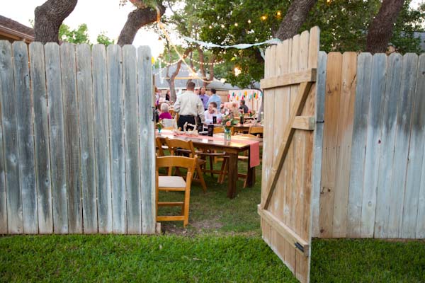 unique-and-artsy-backyard-wedding