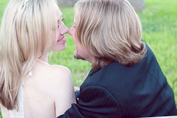 unique-and-artsy-backyard-wedding