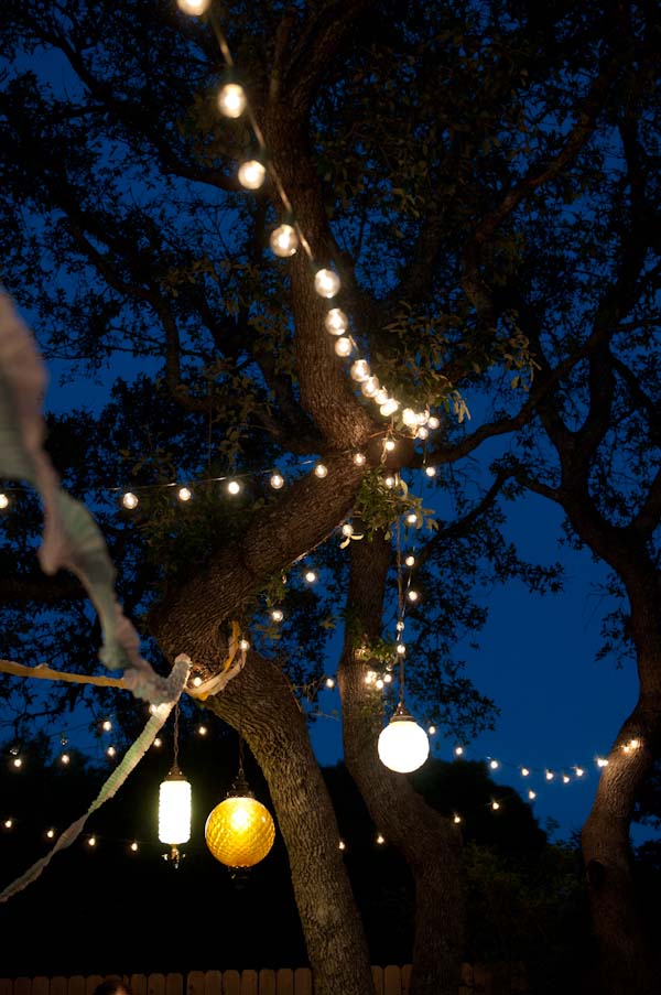 unique-and-artsy-backyard-wedding