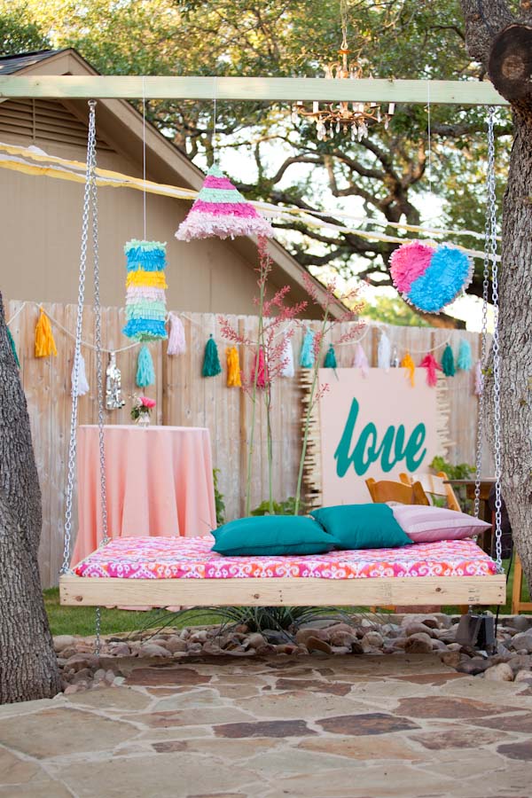unique-and-artsy-backyard-wedding