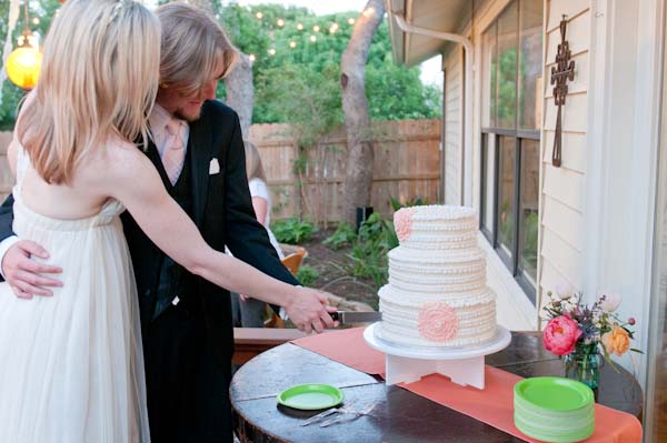 unique-and-artsy-backyard-wedding