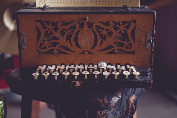 vintage-musical-wedding-ideas