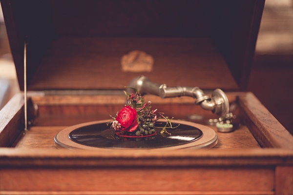 vintage-musical-wedding-ideas