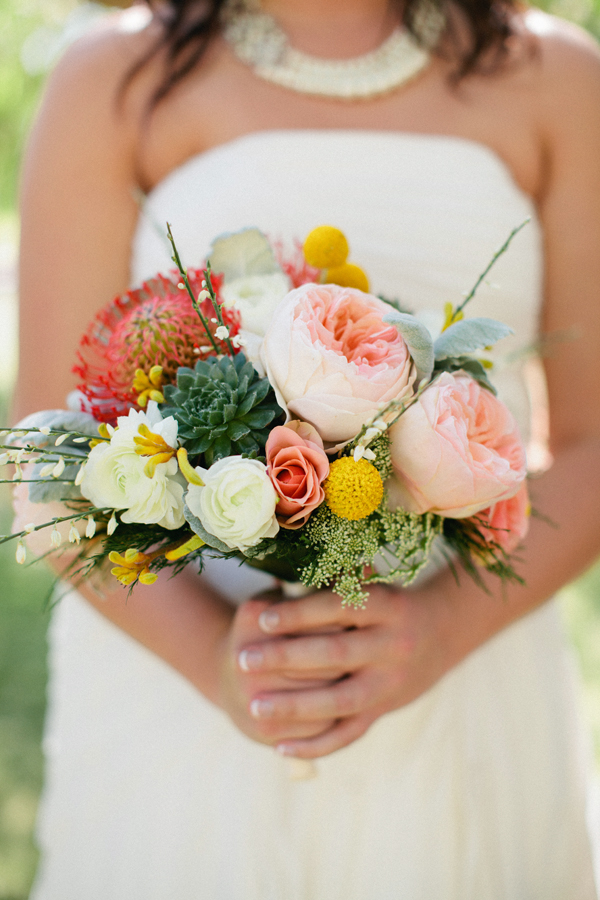 wedding-day-pom-pom-wall