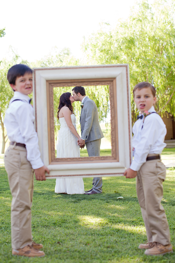 wedding-day-pom-pom-wall