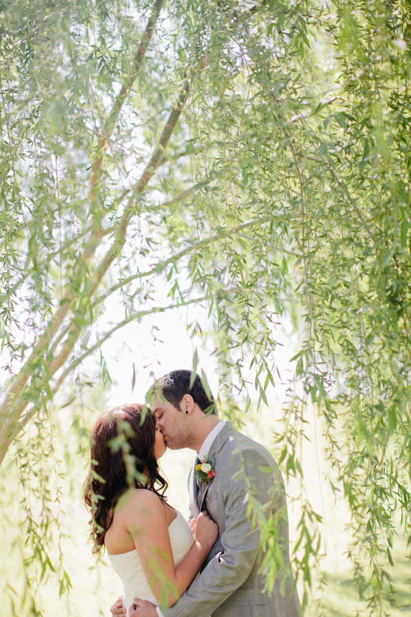 wedding-day-pom-pom-wall