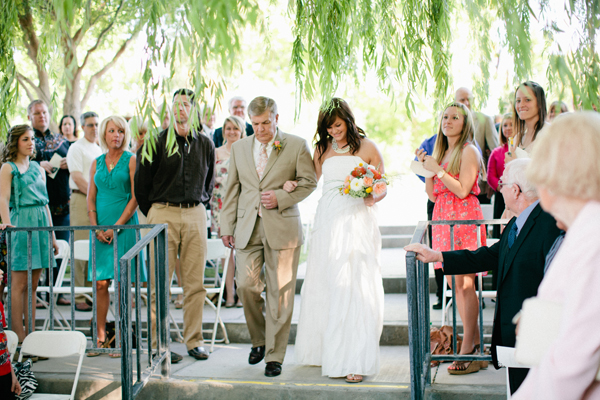 wedding-day-pom-pom-wall