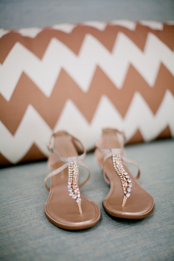 wedding-day-pom-pom-wall