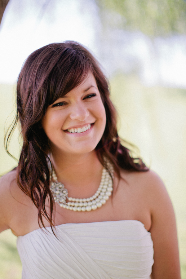 wedding-day-pom-pom-wall