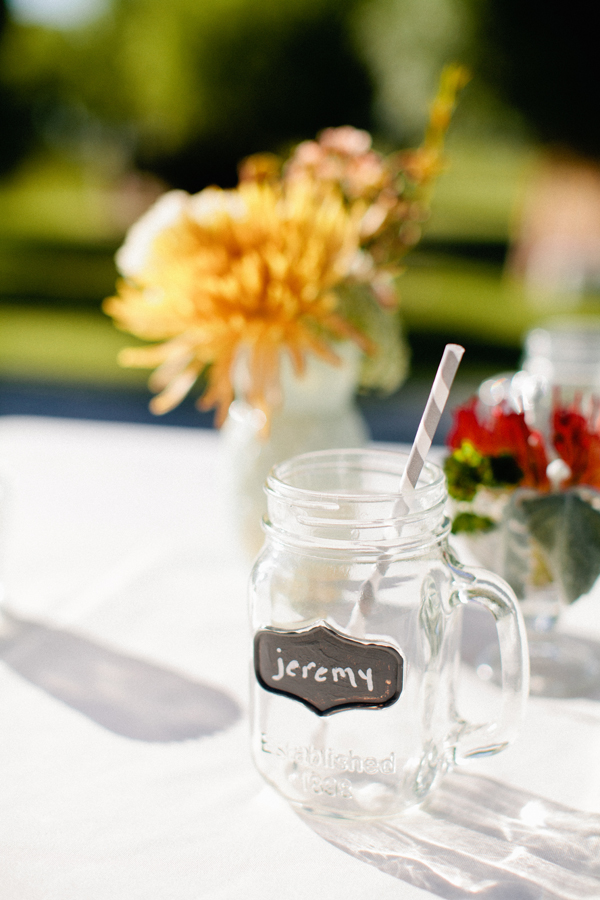 wedding-day-pom-pom-wall
