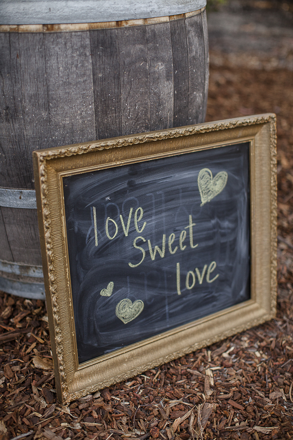yellow-and-cream-rustic-wedding-ideas