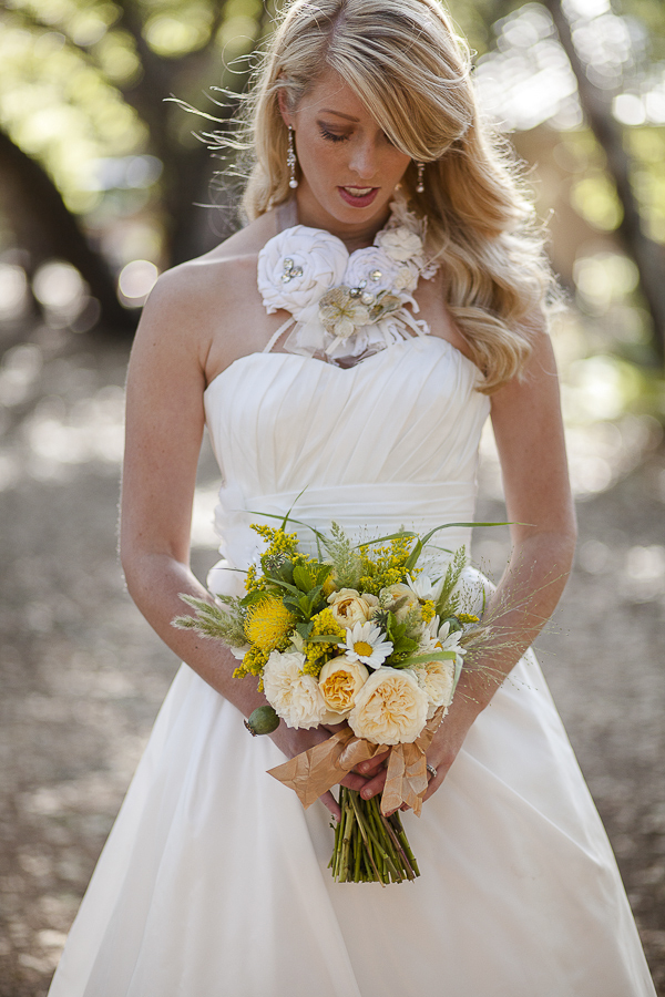 yellow-and-cream-rustic-wedding-ideas