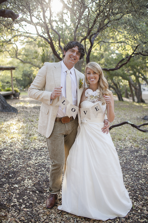 yellow-and-cream-rustic-wedding-ideas