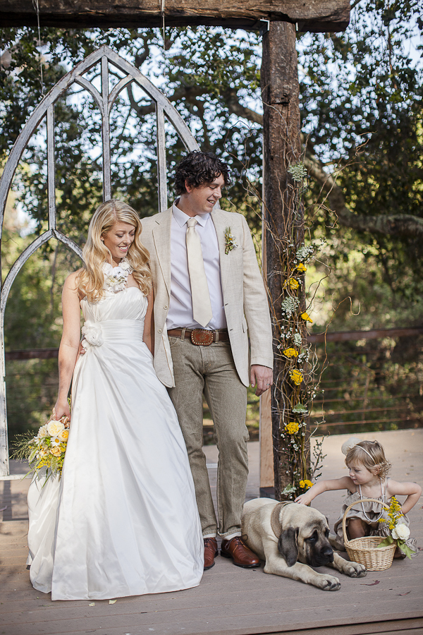 yellow-and-cream-rustic-wedding-ideas