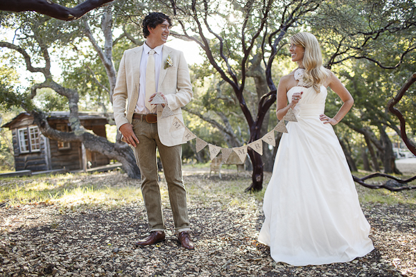 yellow-and-cream-rustic-wedding-ideas