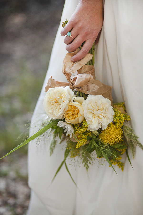 yellow-and-cream-rustic-wedding-ideas