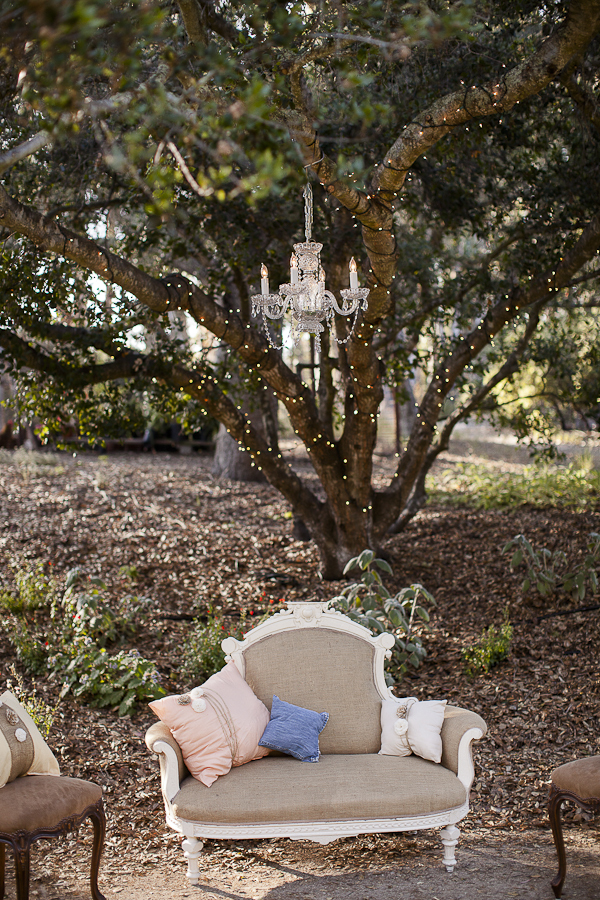 yellow-and-cream-rustic-wedding-ideas