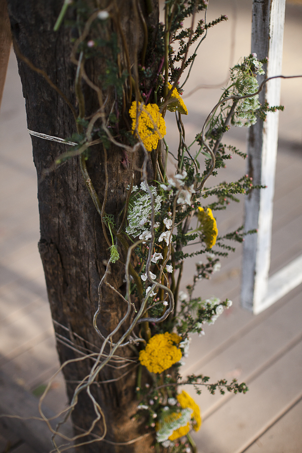 yellow-and-cream-rustic-wedding-ideas