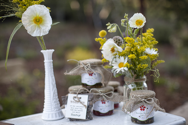 yellow-and-cream-rustic-wedding-ideas