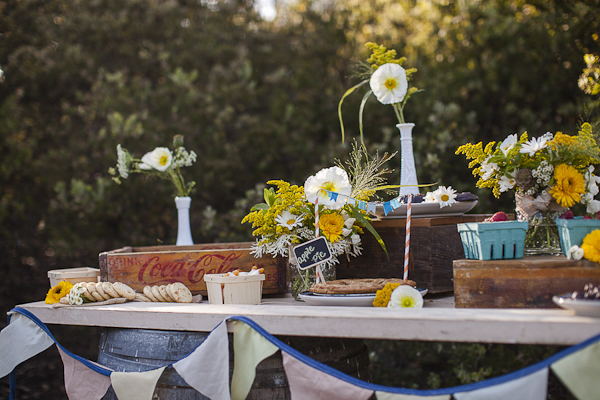 yellow-and-cream-rustic-wedding-ideas