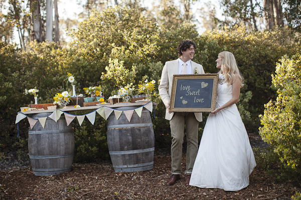 yellow-and-cream-rustic-wedding-ideas
