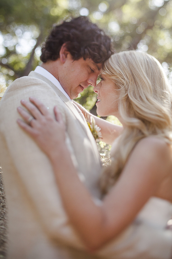 yellow-and-cream-rustic-wedding-ideas