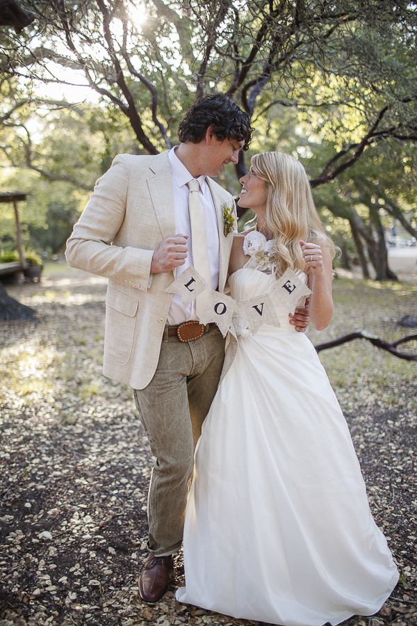 yellow-and-cream-rustic-wedding-ideas