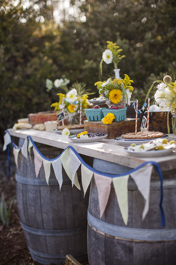 yellow-and-cream-rustic-wedding-ideas