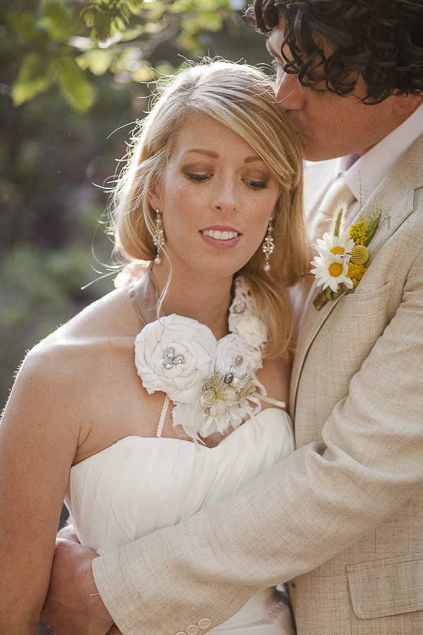 yellow-and-cream-rustic-wedding-ideas