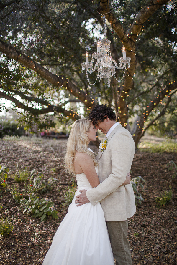 yellow-and-cream-rustic-wedding-ideas