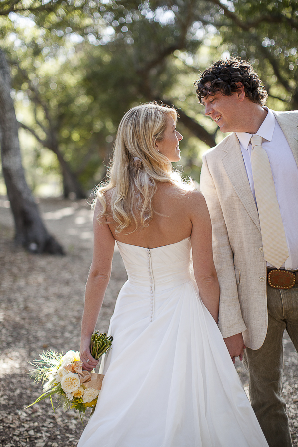 yellow-and-cream-rustic-wedding-ideas