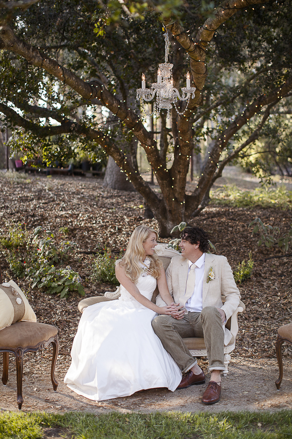 yellow-and-cream-rustic-wedding-ideas