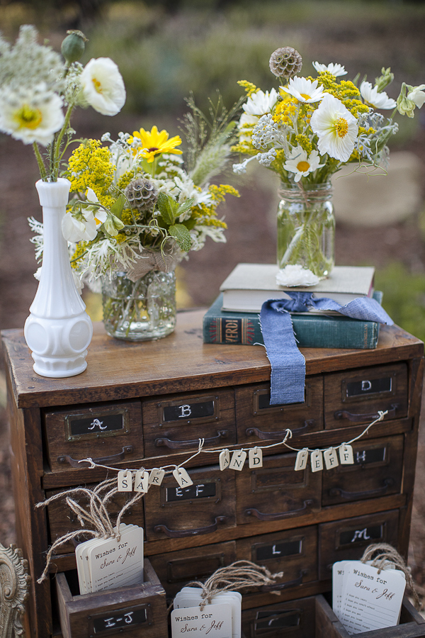 yellow-and-cream-rustic-wedding-ideas