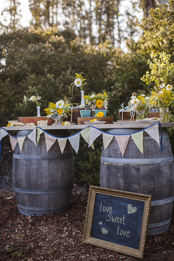 yellow-and-cream-rustic-wedding-ideas