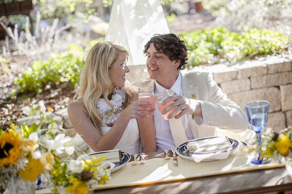 yellow-and-cream-rustic-wedding-ideas