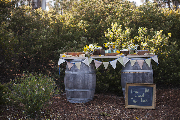 yellow-and-cream-rustic-wedding-ideas