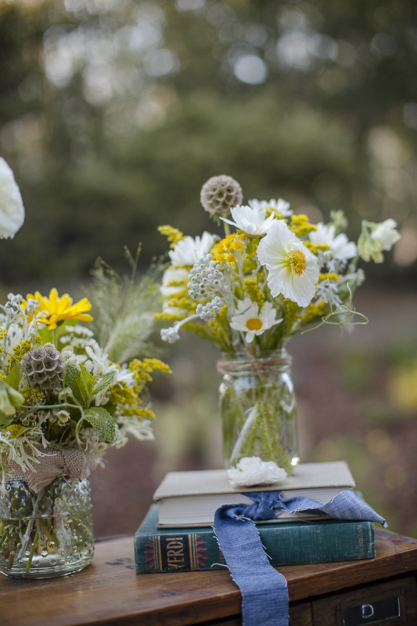 yellow-and-cream-rustic-wedding-ideas