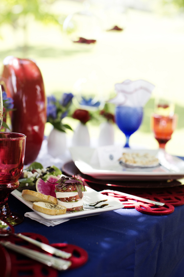 americana-backyard-wedding-ideas