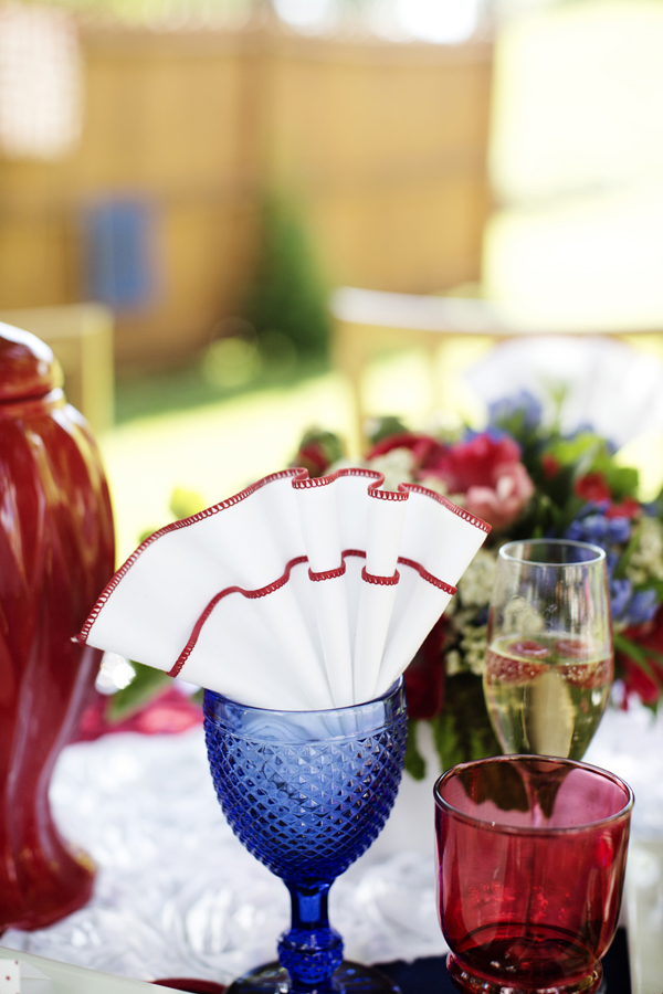 americana-backyard-wedding-ideas