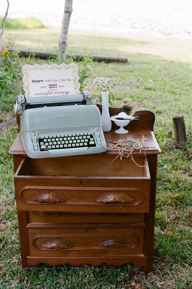 antique-style-wedding-ideas-from