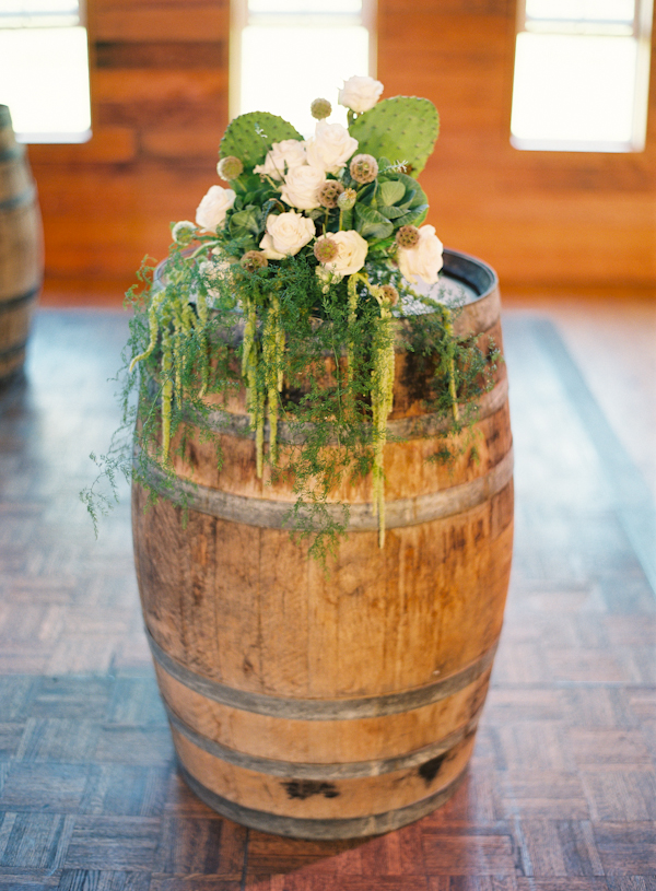 elegant-barnyard-wedding-by-erich