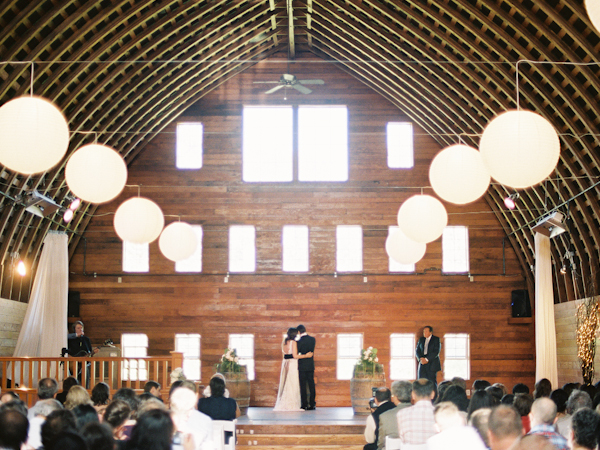 elegant-barnyard-wedding-by-erich