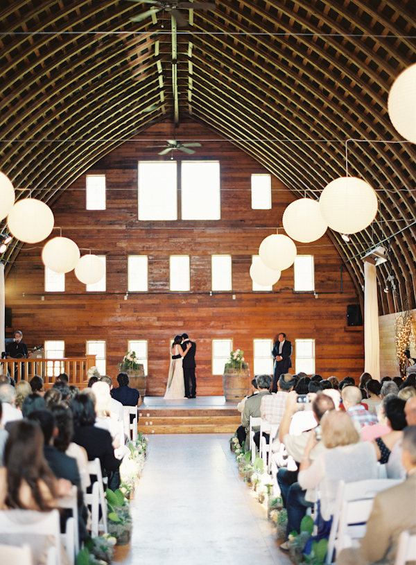 elegant-barnyard-wedding-by-erich