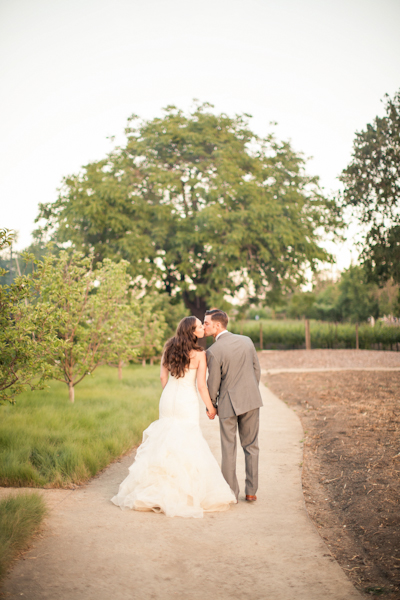 farm-to-table-wedding-at-long-meadow