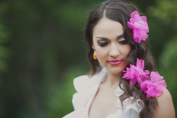 hot-pink-and-orange-neon-wedding-ideas