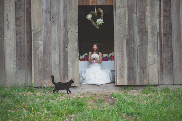 hot-pink-and-orange-neon-wedding-ideas