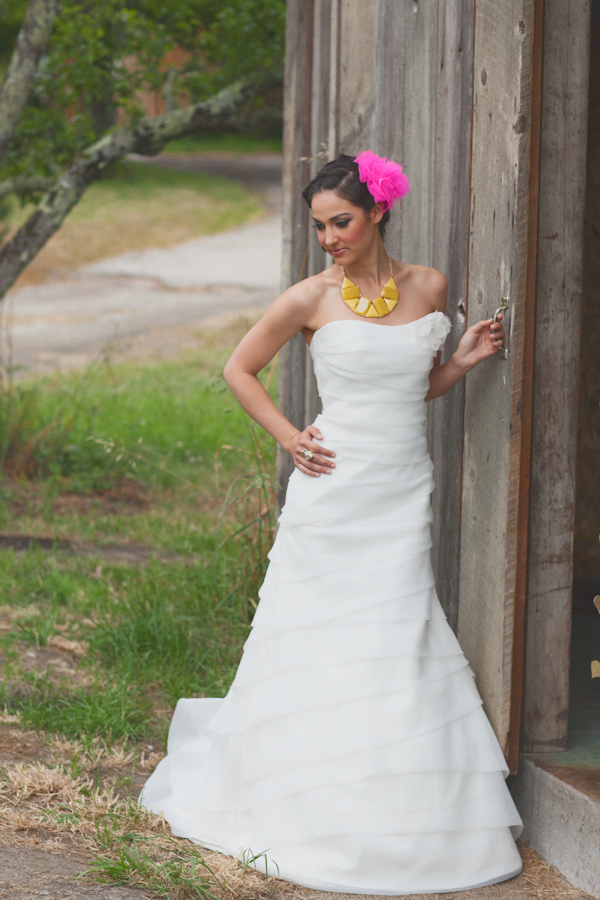 hot-pink-and-orange-neon-wedding-ideas