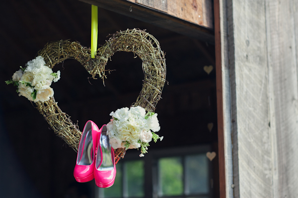 hot-pink-and-orange-neon-wedding-ideas